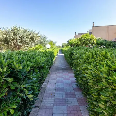 Dea Fertilia. Casa Indipendente Con Vista Mare.