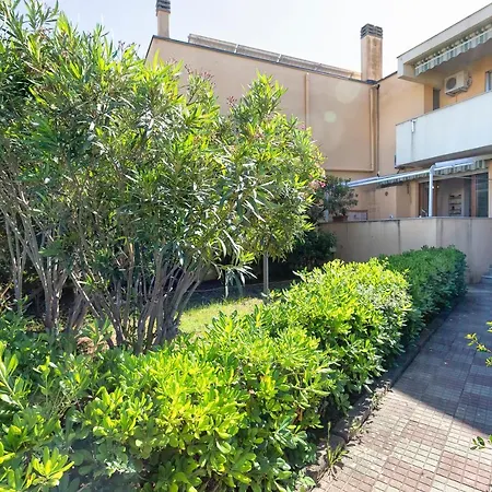 بيت للعطل Dea Fertilia. Casa Indipendente Con Vista Mare. فيرتيليا