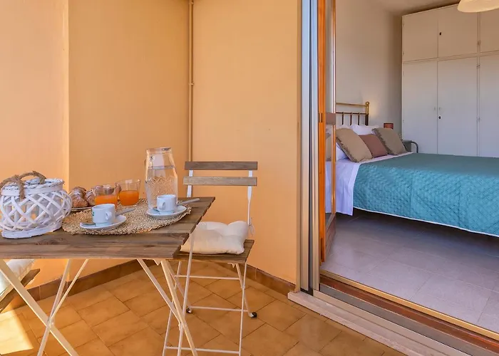 Dea Fertilia. Casa Indipendente Con Vista Mare. * Fertilia