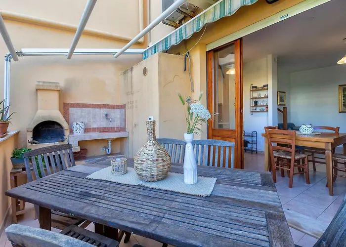 Dea Fertilia. Casa Indipendente Con Vista Mare. * Fertilia