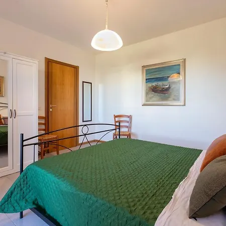Dea Fertilia. Casa Indipendente Con Vista Mare. Vakantiehuis Fertilia