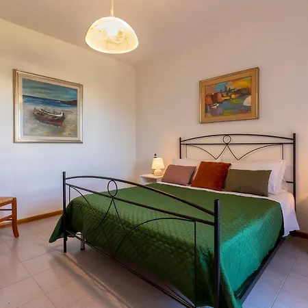 Dea Fertilia. Casa Indipendente Con Vista Mare. Vakantiehuis *