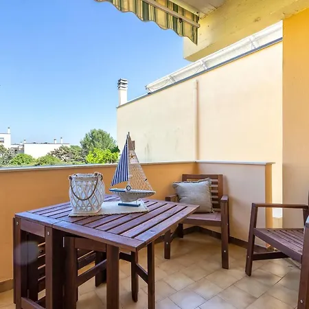 Dea Fertilia. Casa Indipendente Con Vista Mare. *