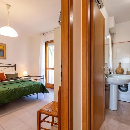 Dea Fertilia. Casa Indipendente Con Vista Mare. Holiday home Fertilia