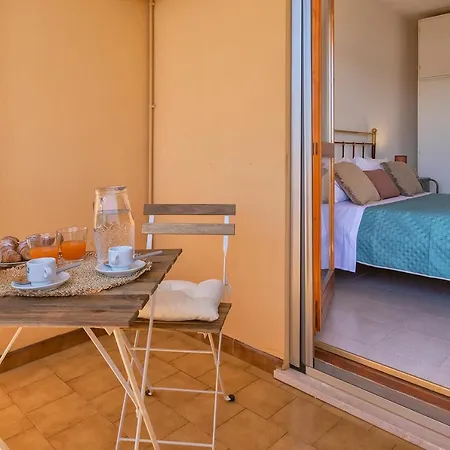 Dea Fertilia. Casa Indipendente Con Vista Mare. * Fertilia