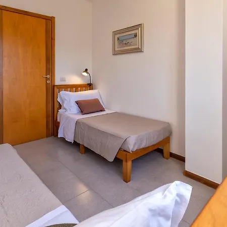 Vakantiehuis Dea Fertilia. Casa Indipendente Con Vista Mare.