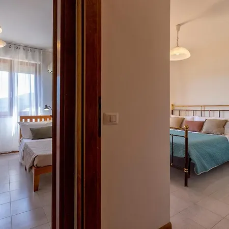 Vakantiehuis Dea Fertilia. Casa Indipendente Con Vista Mare. Fertilia
