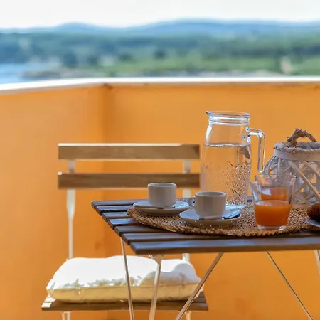 Dea Fertilia. Casa Indipendente Con Vista Mare. Vakantiehuis Fertilia