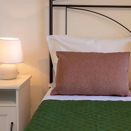 Vakantiehuis Dea Fertilia. Casa Indipendente Con Vista Mare.