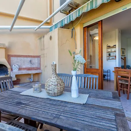 Dea Fertilia. Casa Indipendente Con Vista Mare. * פרטיליה