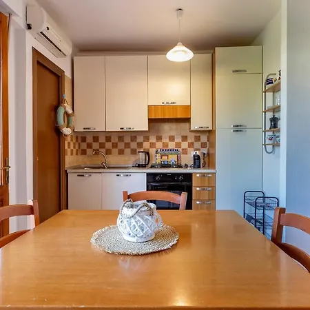 Vakantiehuis Dea Fertilia. Casa Indipendente Con Vista Mare.