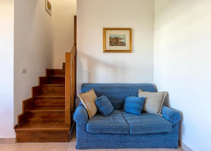 Dea Fertilia. Casa Indipendente Con Vista Mare. Hébergement de vacances