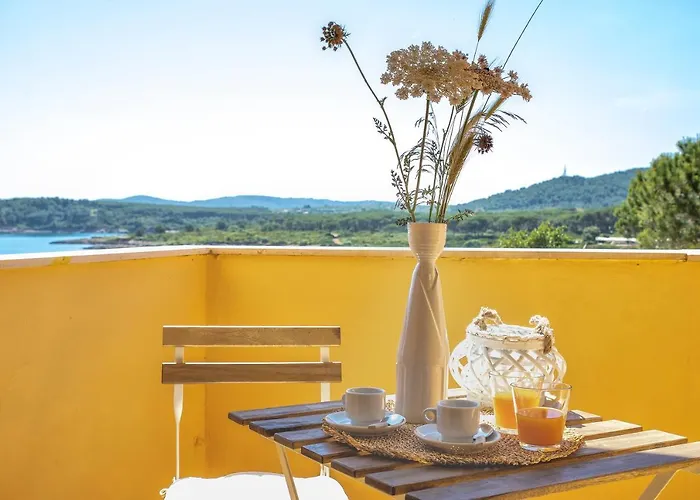Dea Fertilia. Casa Indipendente Con Vista Mare. * Fertilia