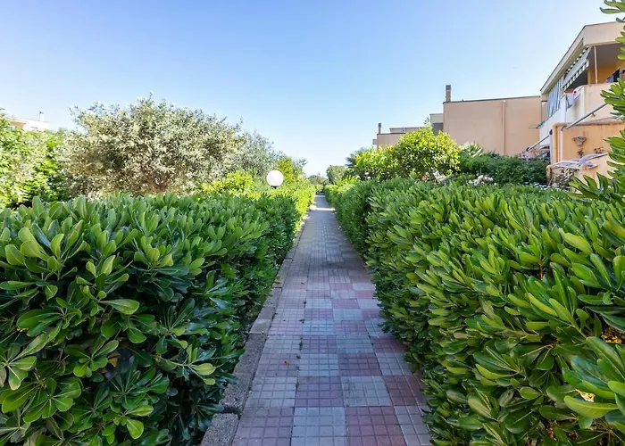 Dea Fertilia. Casa Indipendente Con Vista Mare.