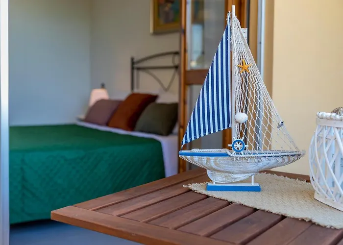 Hébergement de vacances Dea Fertilia. Casa Indipendente Con Vista Mare. *