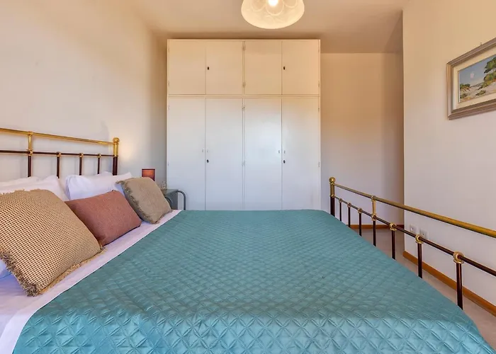Vakantiehuis Dea Fertilia. Casa Indipendente Con Vista Mare.